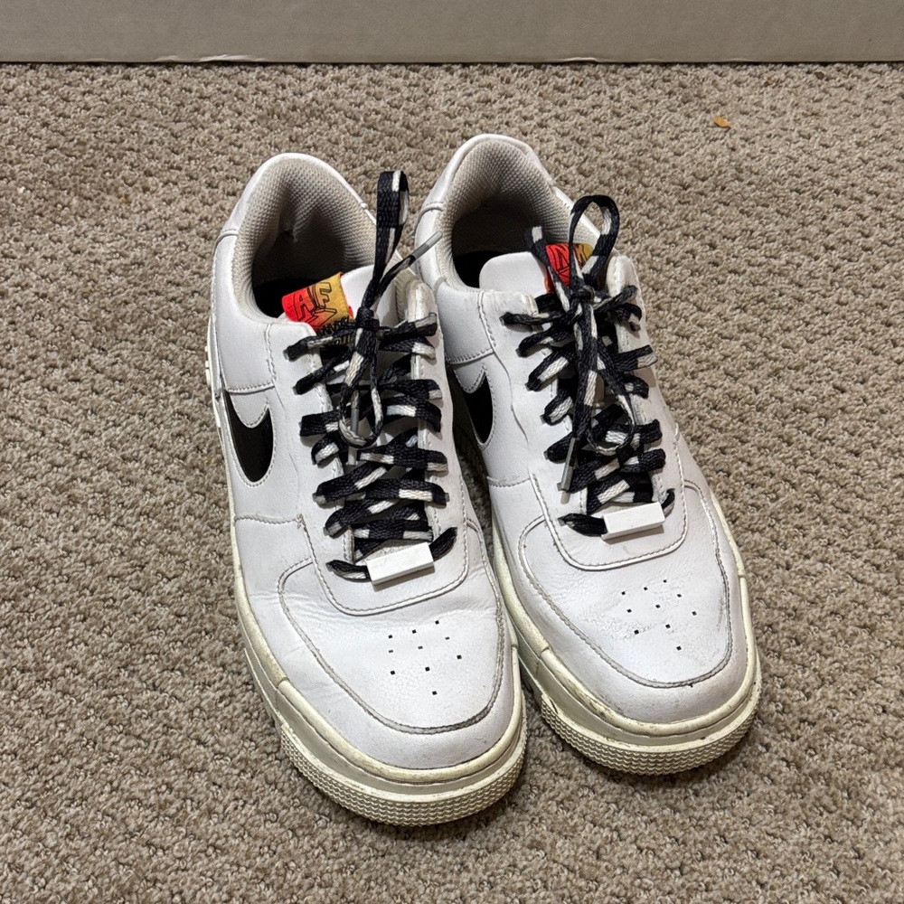 Nike White and Black Women's Sneakers